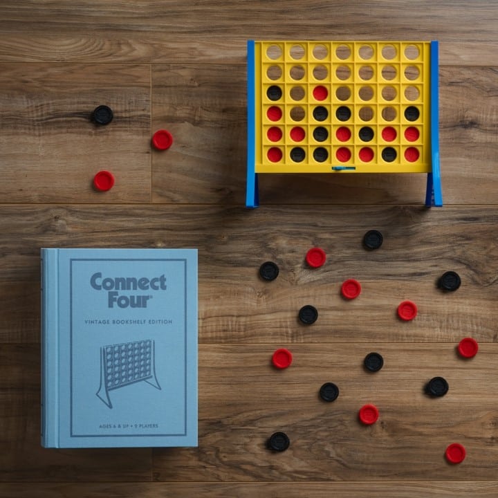 Connect Four Bookshelf Game image 1