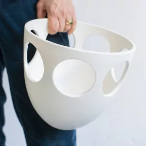 Small Chalet Bee Bowl-White image 0