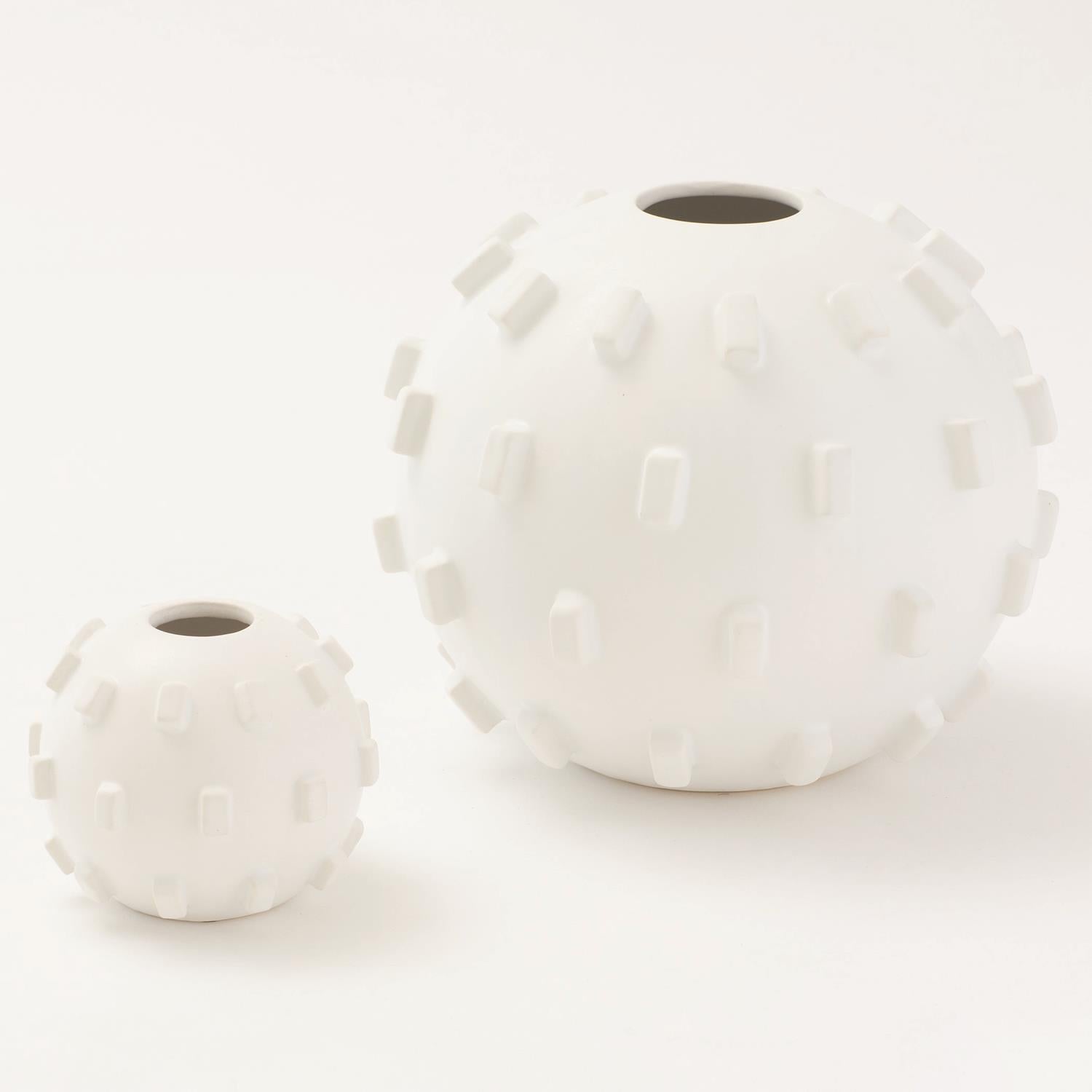 Thielo Vase | Matte White image 1