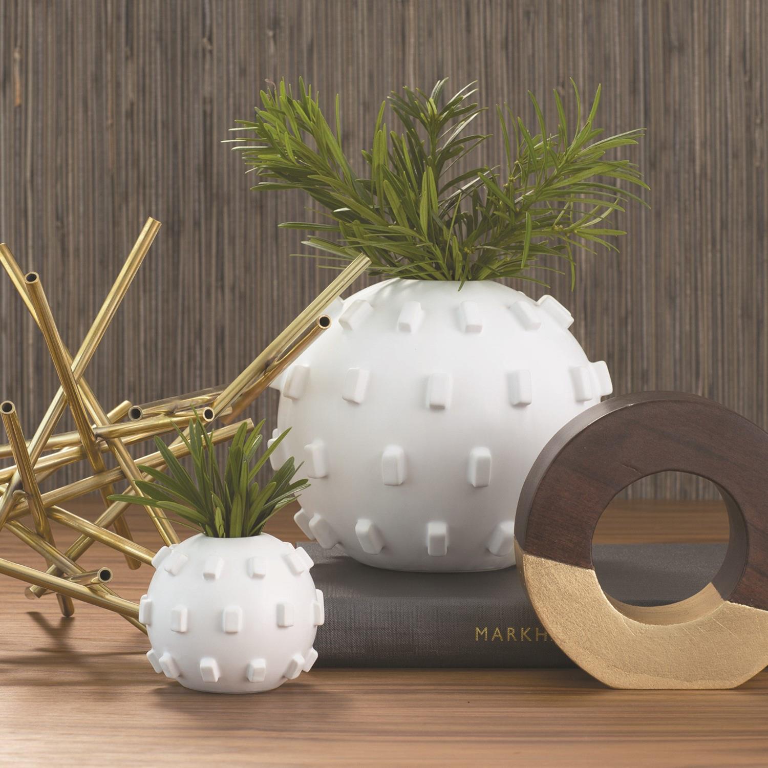 Thielo Vase | Matte White image 2